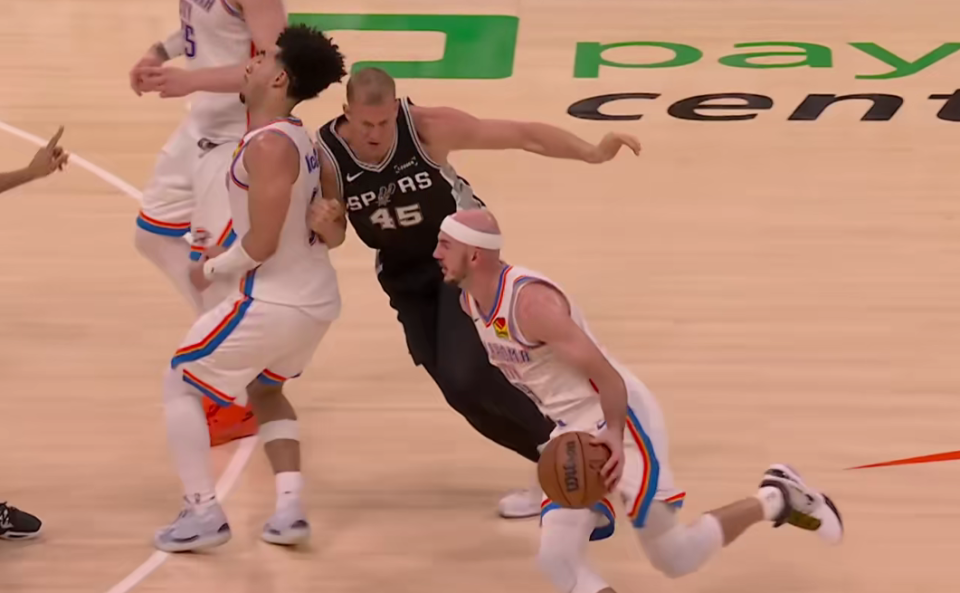 博鱼体育官网-一级恶意！NBA官方追加升级普拉姆利犯规：天王山蓄力撞翻麦凯恩